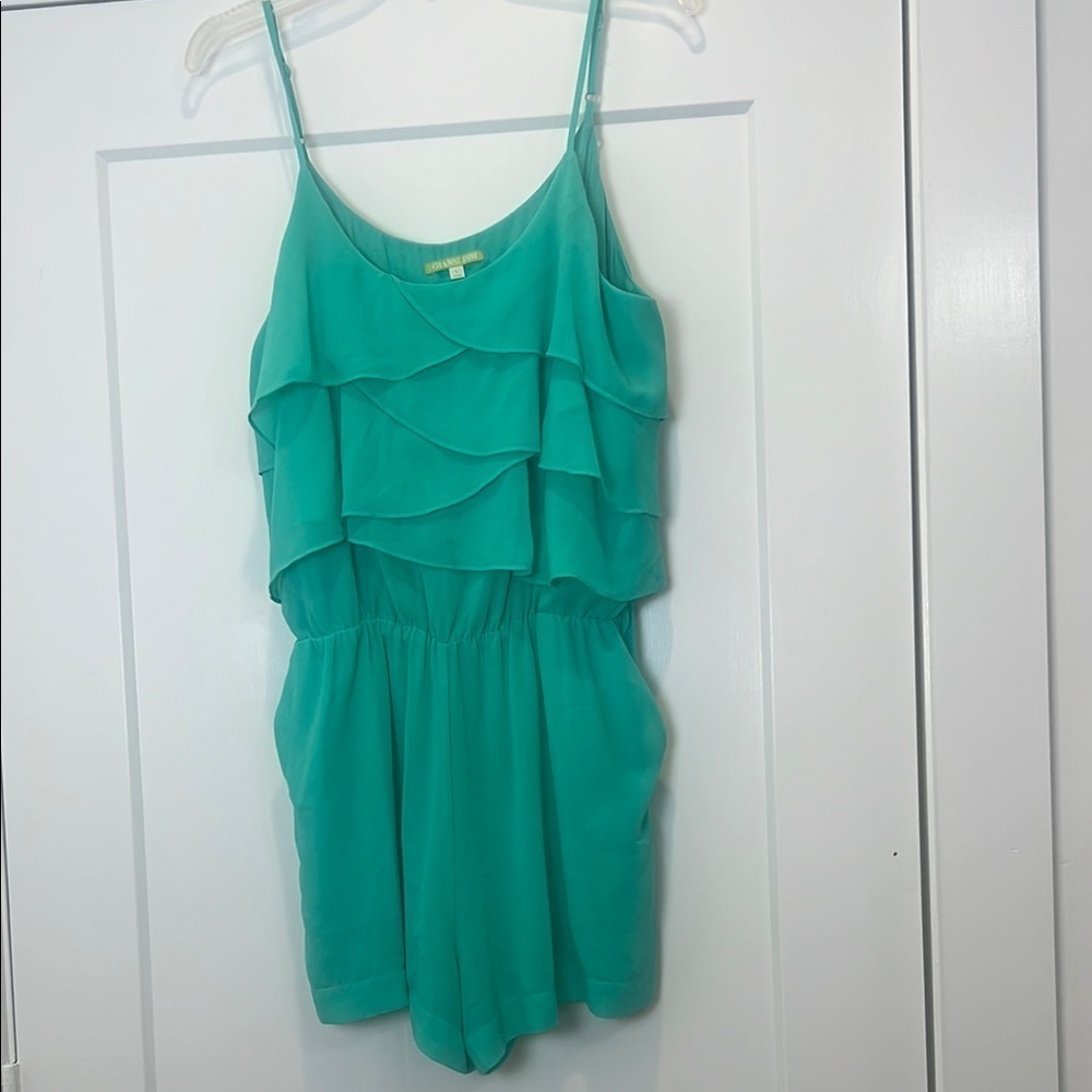 Gianni Bini green Ruffle One Piece romper size large.